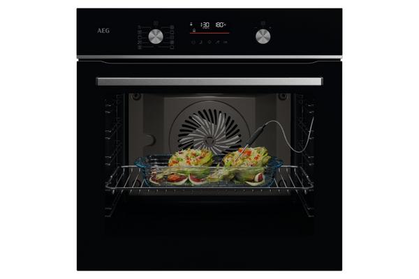 Vgradna pečica AEG OA5CB531AB