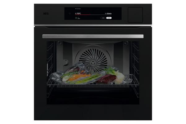 Vgradna pečica AEG TP9SB831AT