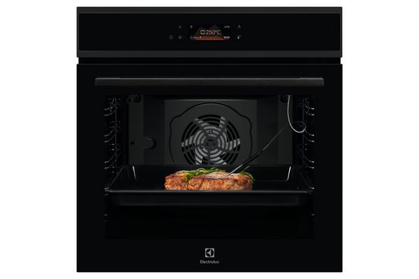 Vgradna pečica Electrolux EOE8P39H