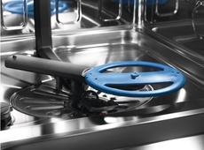 Vgradni pomivalni stroj Electrolux EEG48300L